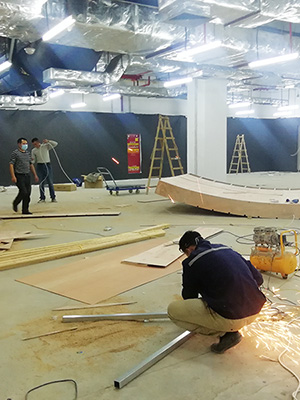 勵(lì)之聞-焊工員工